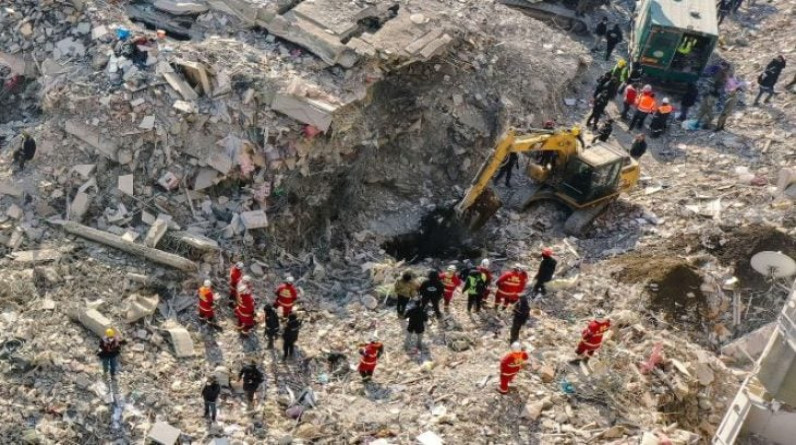صور جوية تظهر حجم الدمار الذي لحق بمناطق تركية بسبب الزلزال